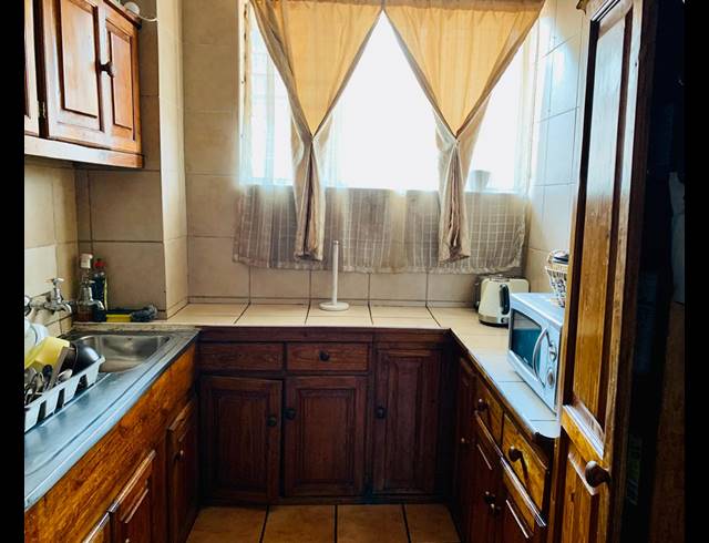 2 BEDROOM FLAT FOR SALE IN VANDERBIJLPARK CE 1